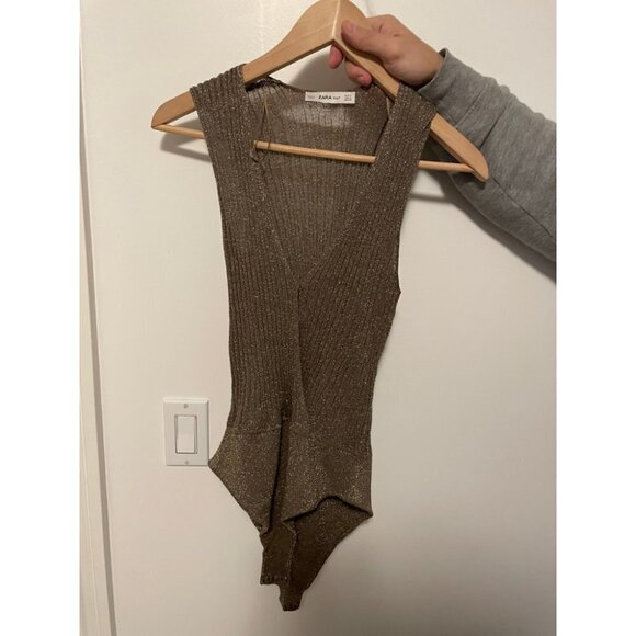 Zara Knit Bodysuit Women's Medium gold V Neck Sleeveless Breathable Comfort Fit - Picture 3 of 6